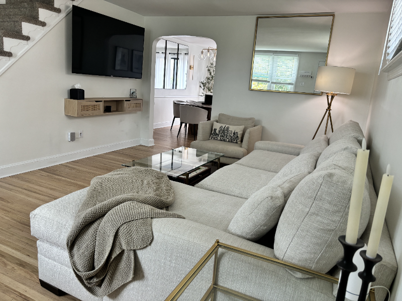 946 Kenwood Rd - Photo 3 of 20