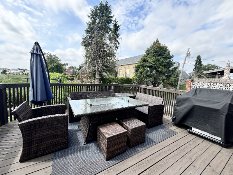 946 Kenwood Rd - Photo 6 of 20