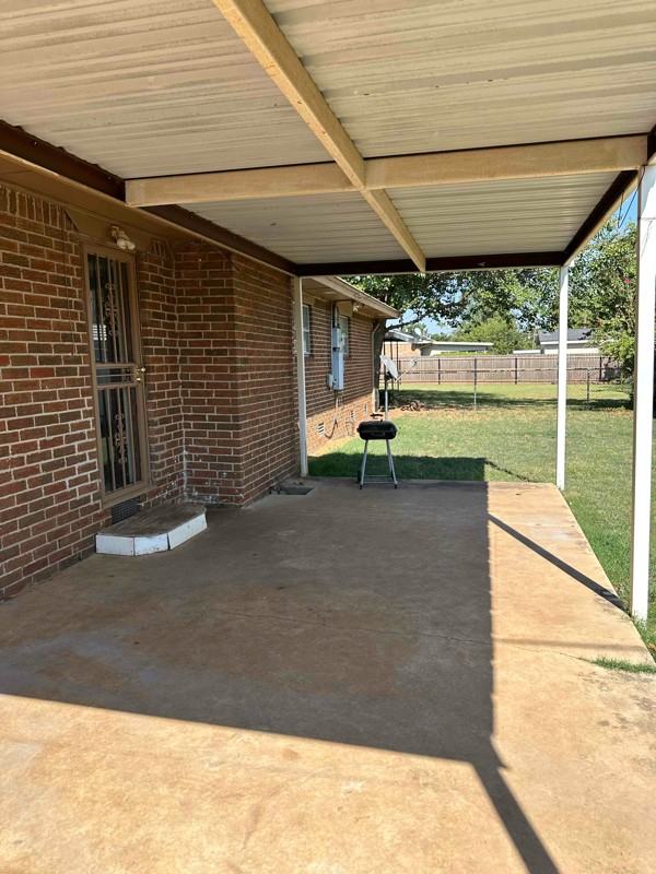 2118 W Randall Ave - Photo 2 of 21