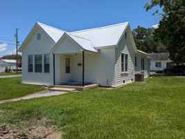 featured image of 724 N Eastern Ave