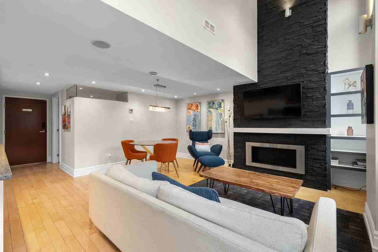 65 Boulevard René-Lévesque Est #214 - Photo 2 of 21