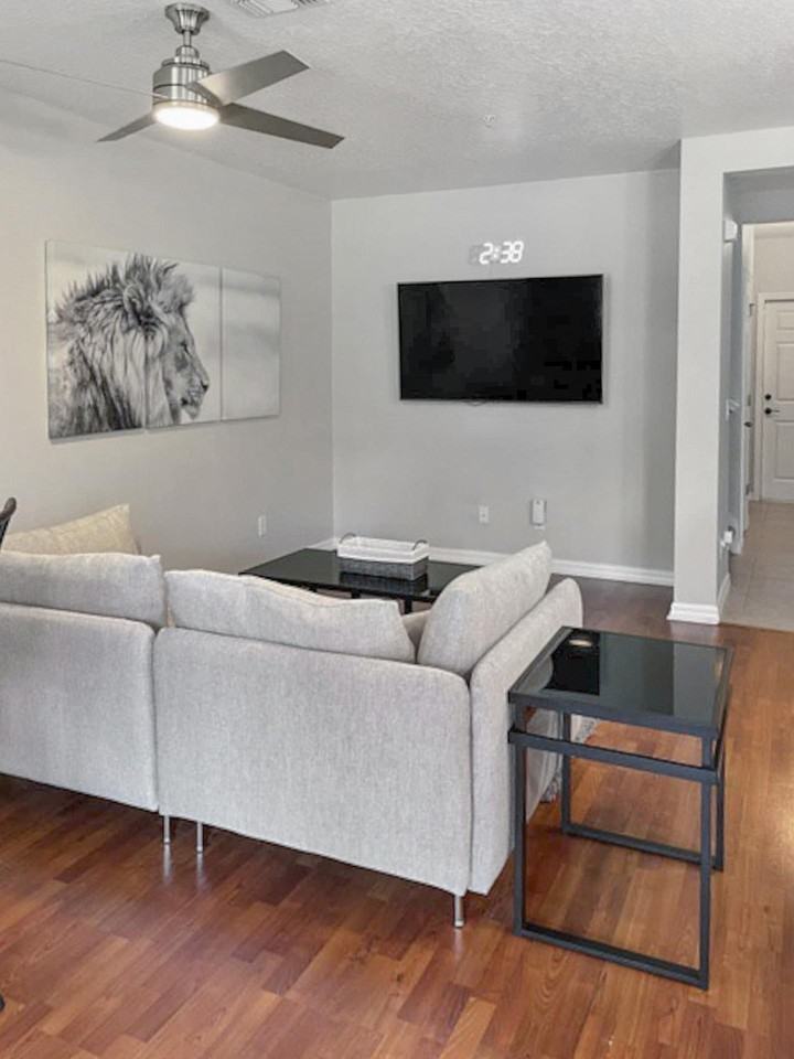 Biscotti Ave - Photo 5 of 9