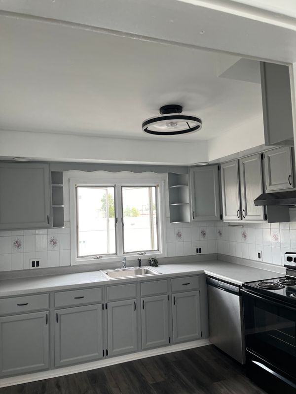 22 School St ##2 - Photo 3 of 10