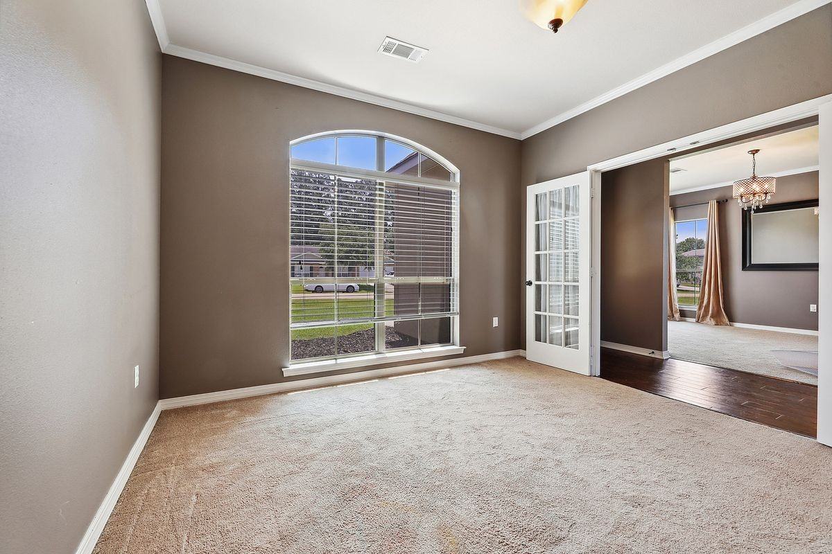 745 Simpson Way - Photo 3 of 18