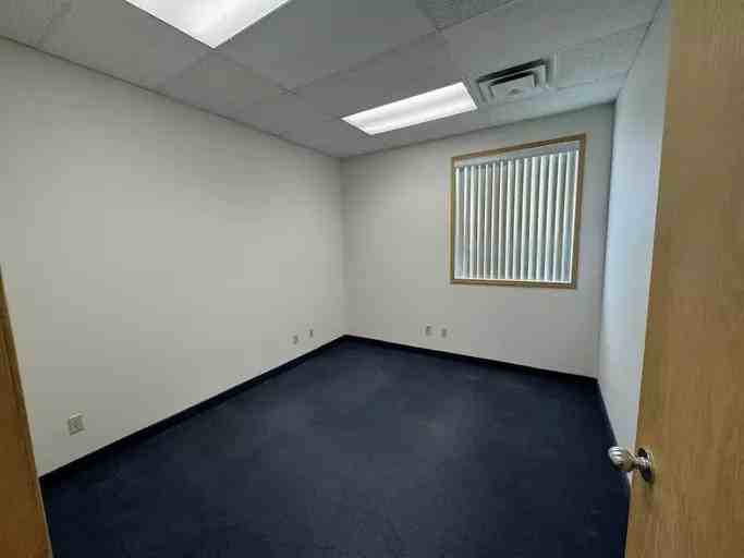 127 Seneca Rd - Photo 2 of 4