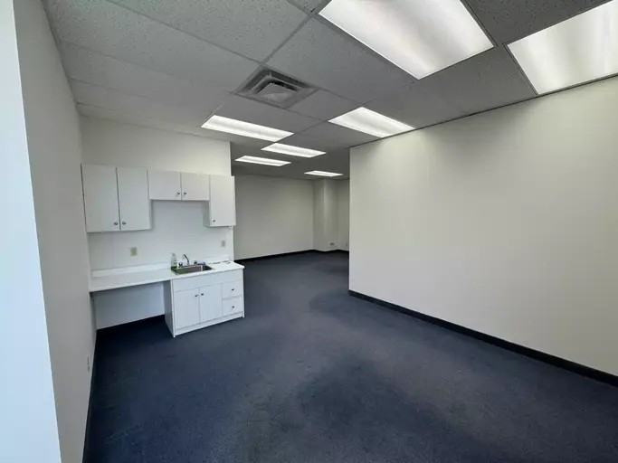 127 Seneca Rd - Photo 3 of 4