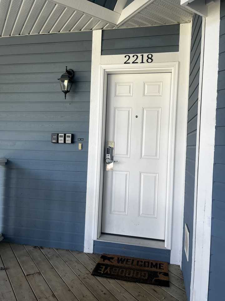 Oro Condo - Photo 3 of 25