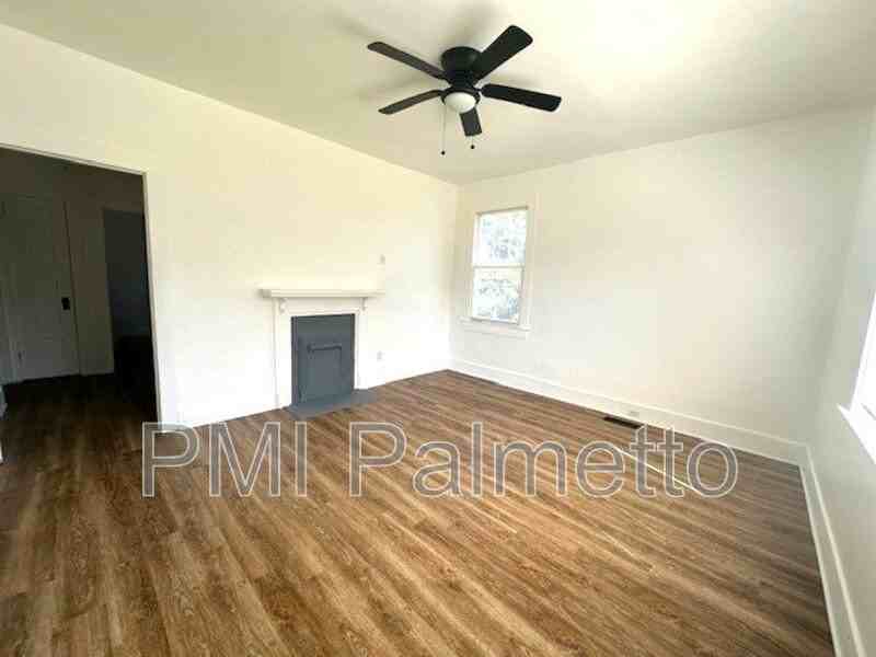 188 Columbia Rd - Photo 7 of 19