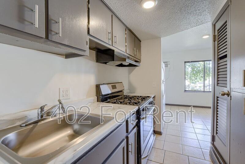 4513 Lafayette Ave - Photo 2 of 11
