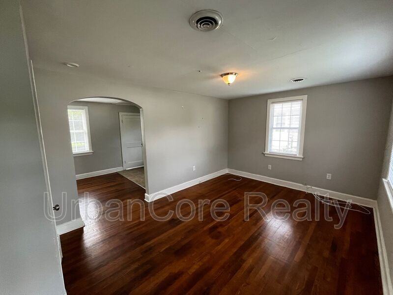 1807 National St - Photo 3 of 19