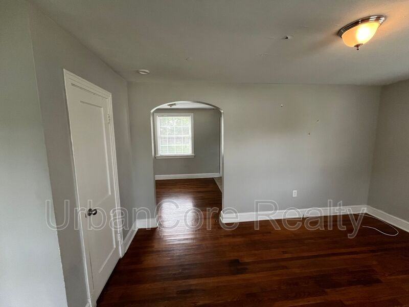 1807 National St - Photo 4 of 19