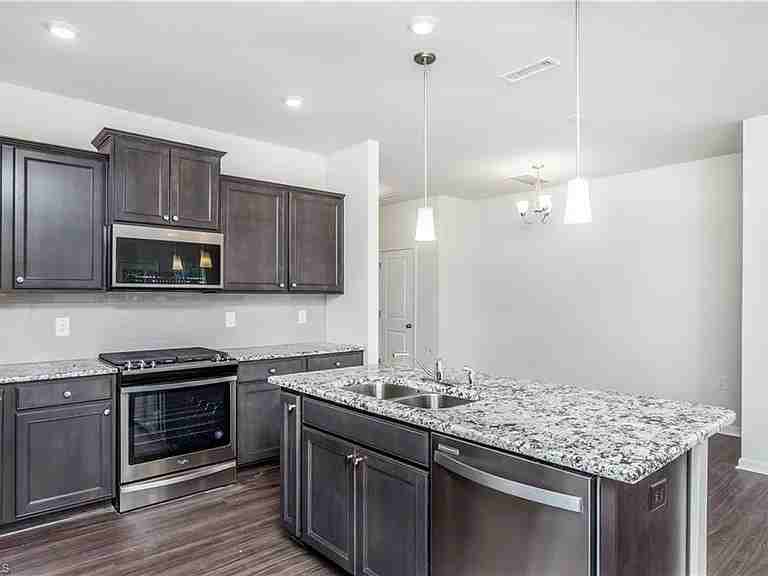 914 Lampton Court #1 - Photo 3 of 11