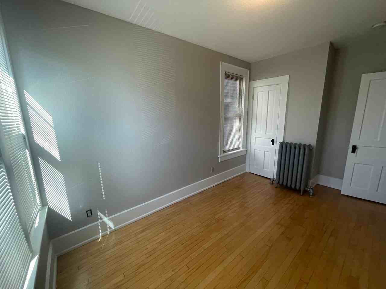 333-335 E Wilson Ave - Photo 2 of 8