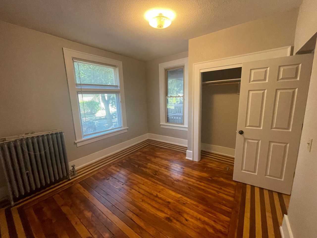 333-335 E Wilson Ave - Photo 3 of 8