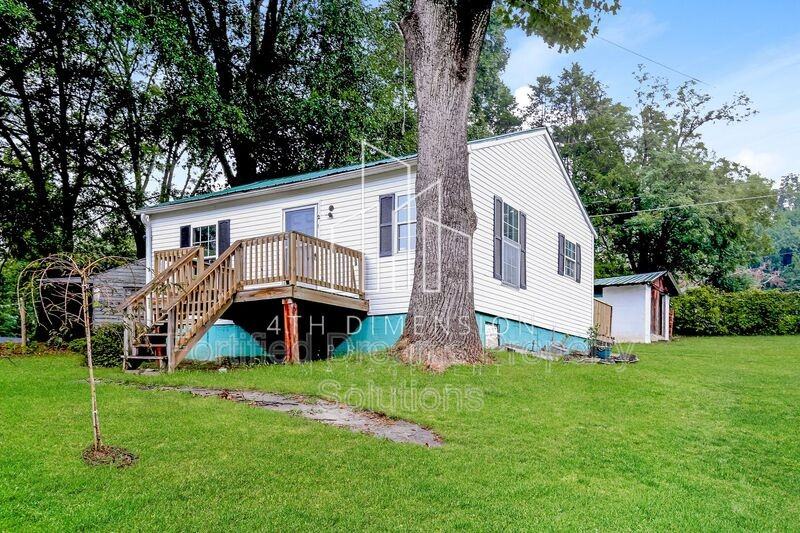 21 Circle Dr - Photo 2 of 15