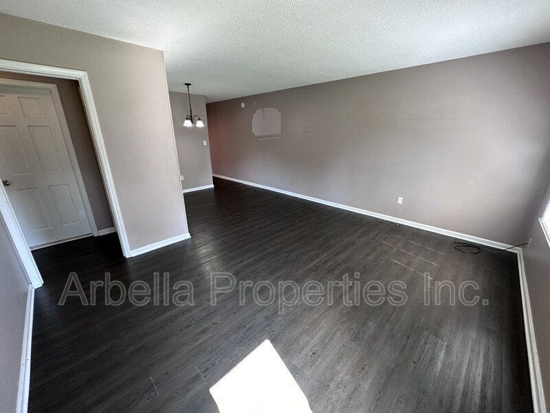 315 Redstone Dr - Photo 4 of 12