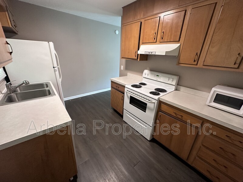 315 Redstone Dr - Photo 5 of 12