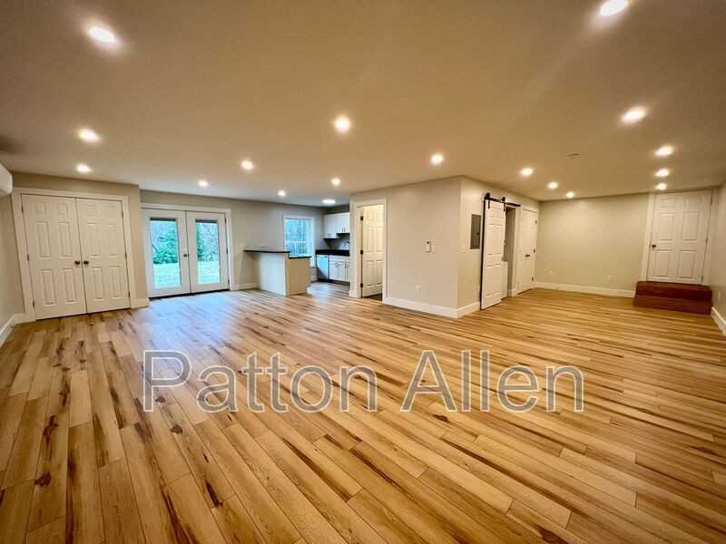 Crestview St - Photo 2 of 17