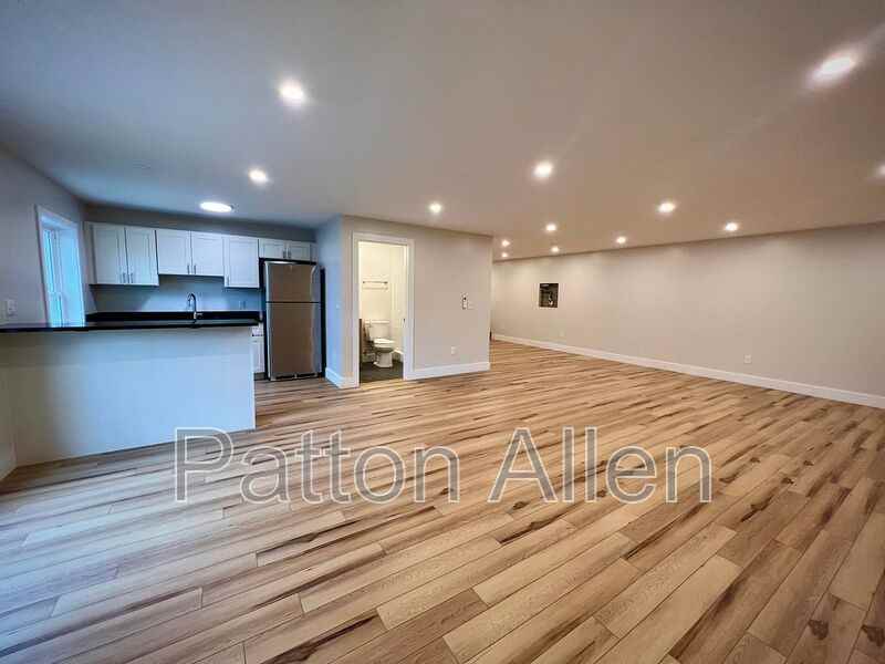 Crestview St - Photo 3 of 17