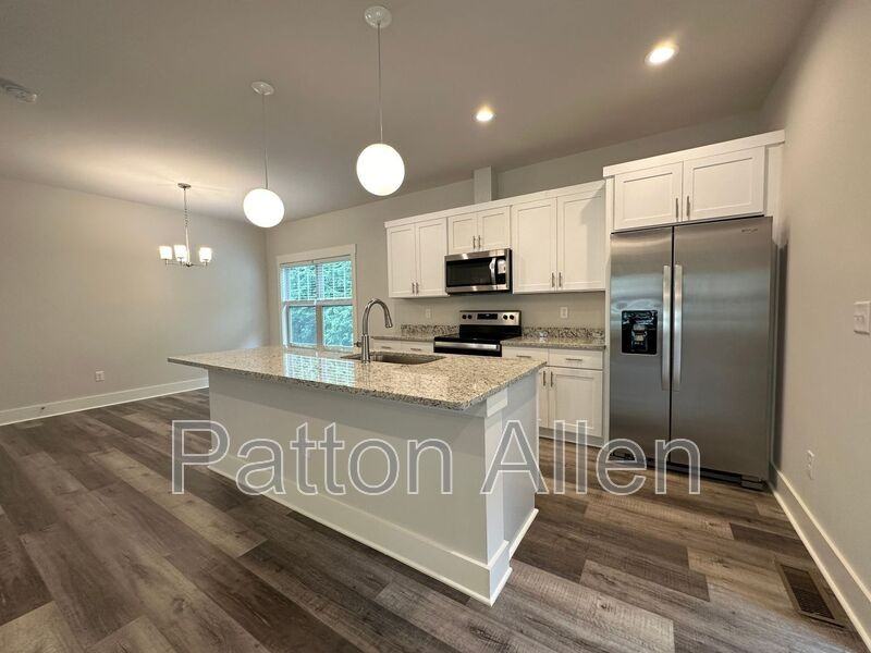 129 Aurora Dr #3 - Photo 4 of 27