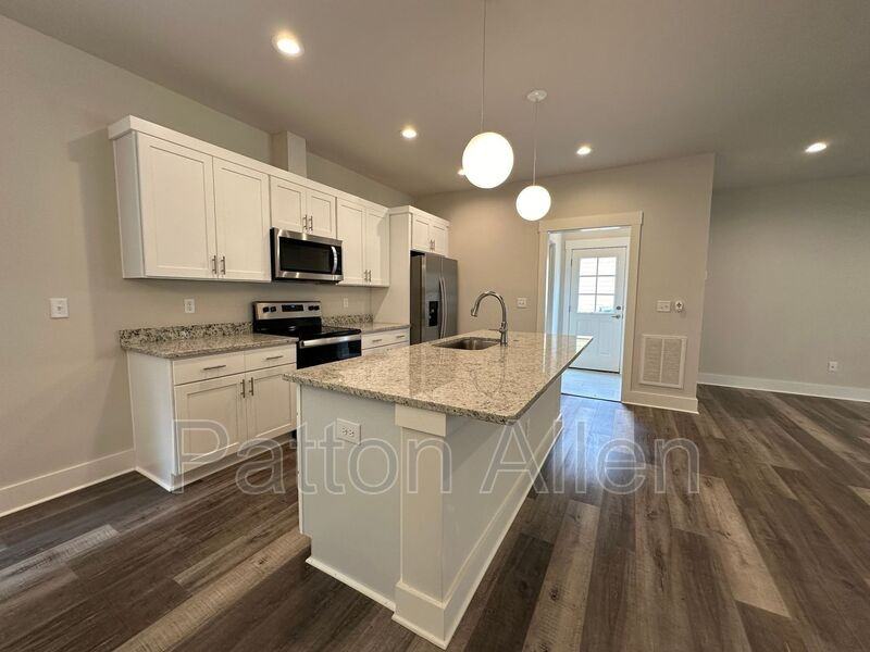 129 Aurora Dr #3 - Photo 5 of 27