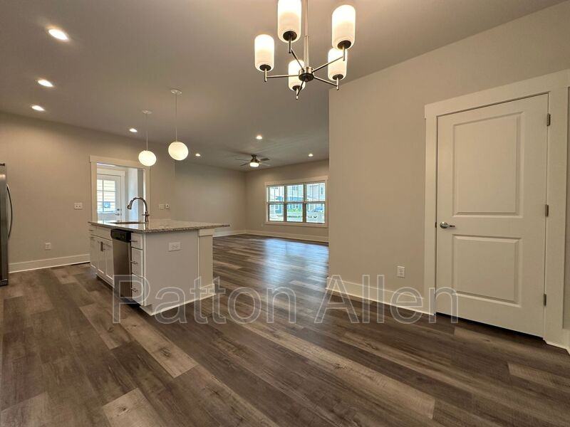 129 Aurora Dr #3 - Photo 6 of 27