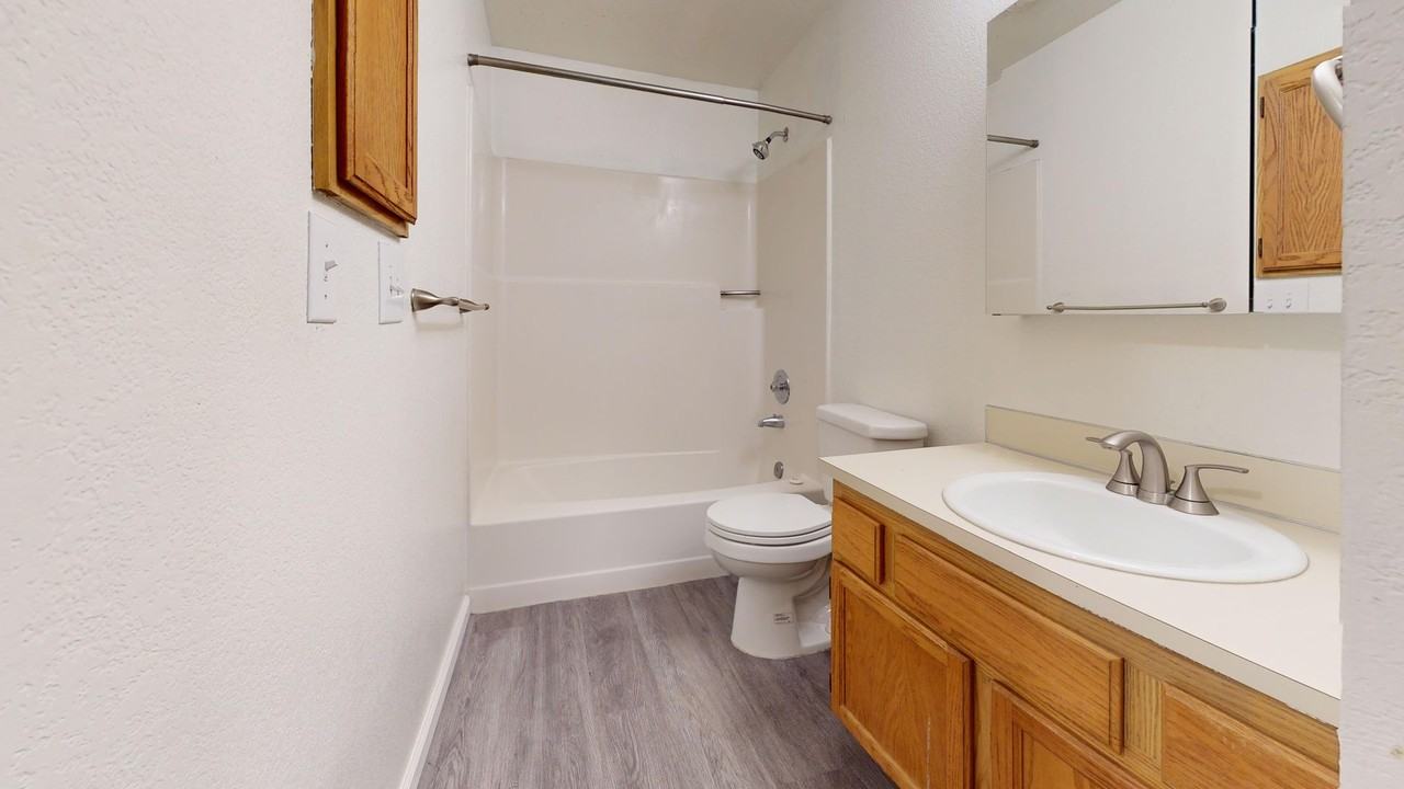 North Greenwood - Photo 6 of 32