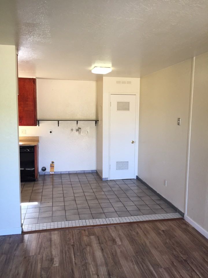 108 West E Street - Photo 3 of 10