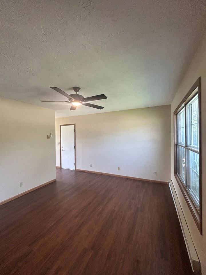 741 Shakamak Ct - Photo 3 of 20