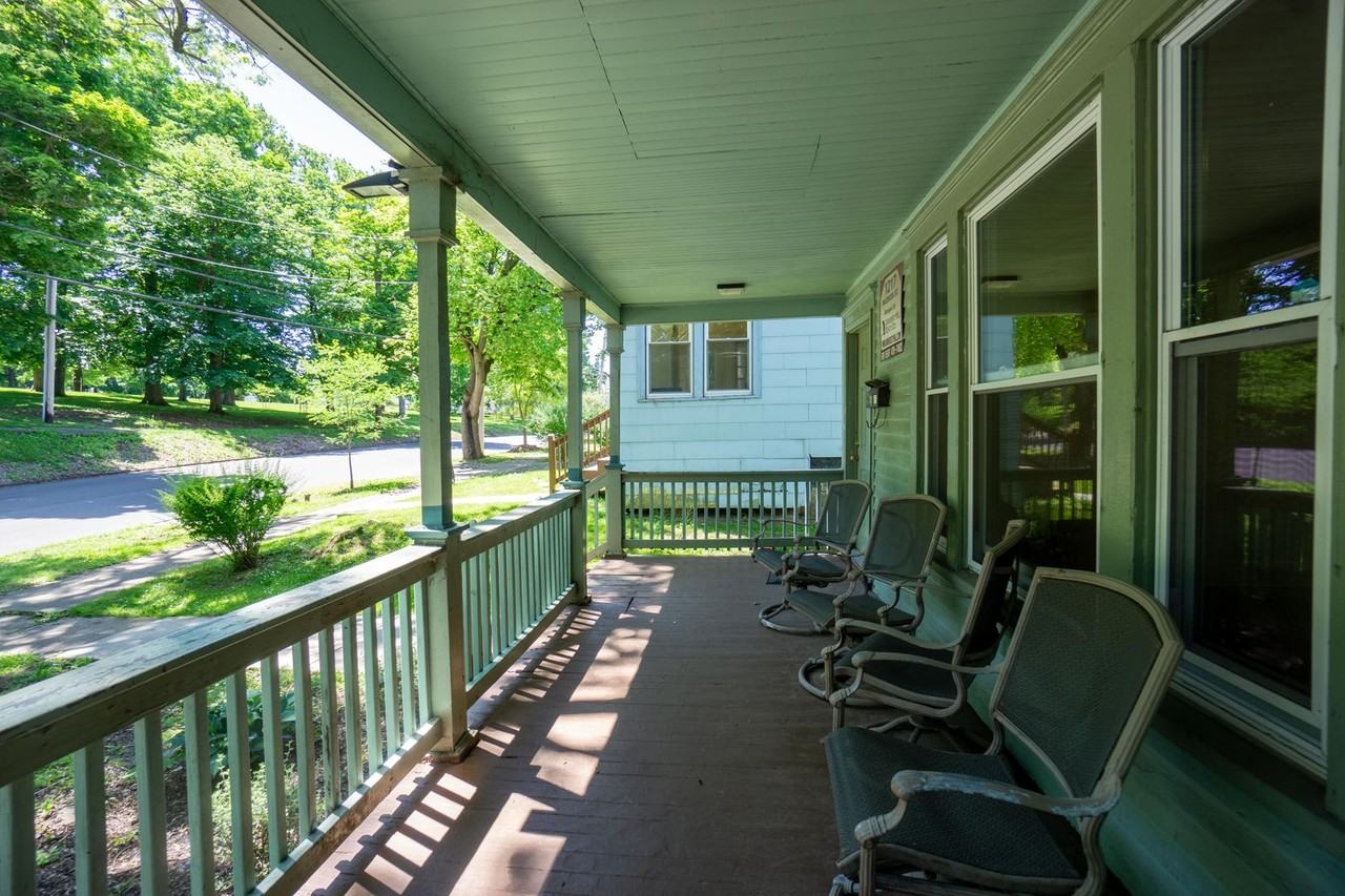 1217 Madison Street - Photo 4 of 18