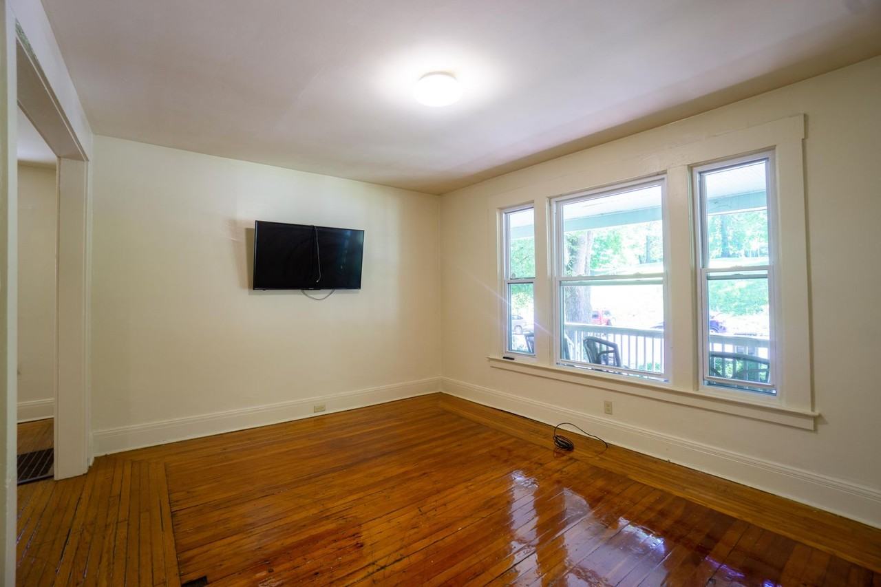 1217 Madison Street - Photo 6 of 18