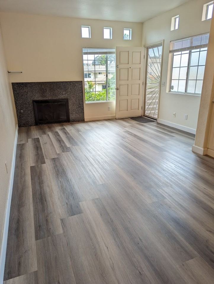 221 Donax Ave #6 - Photo 5 of 12
