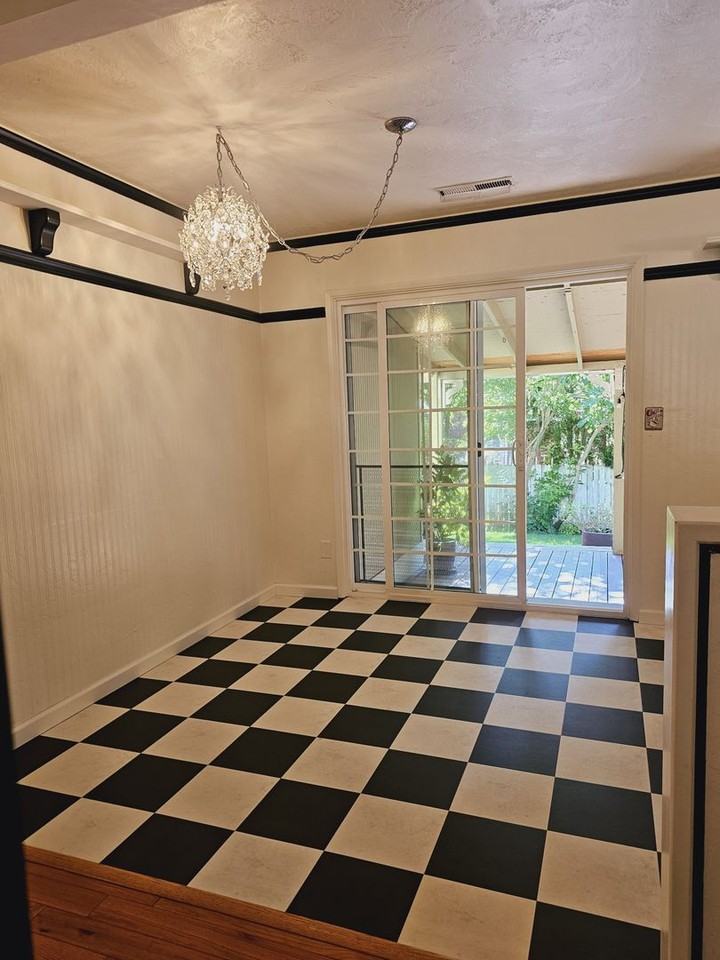 530 N Oregon St - Photo 3 of 27