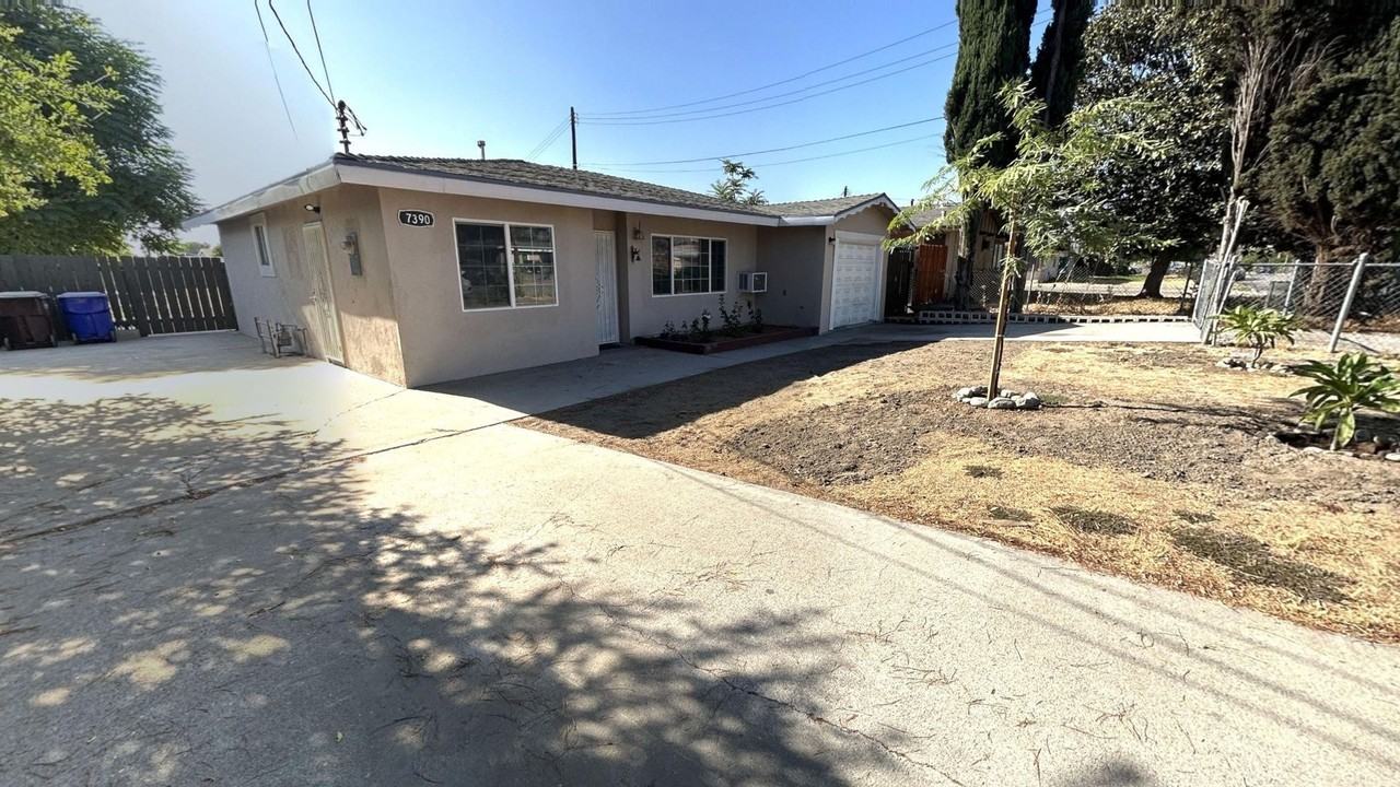 7390 Valaria Dr - Photo 2 of 18