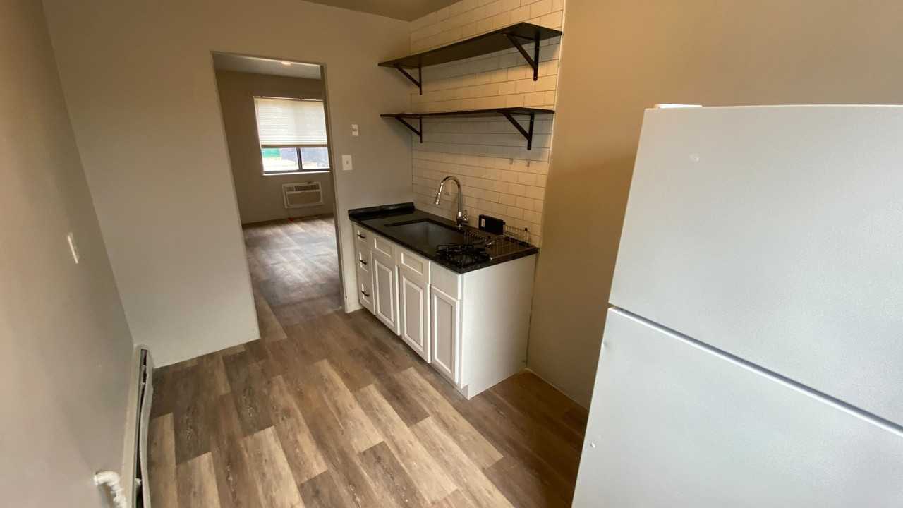 1457 Kenton St #403 - Photo 5 of 7