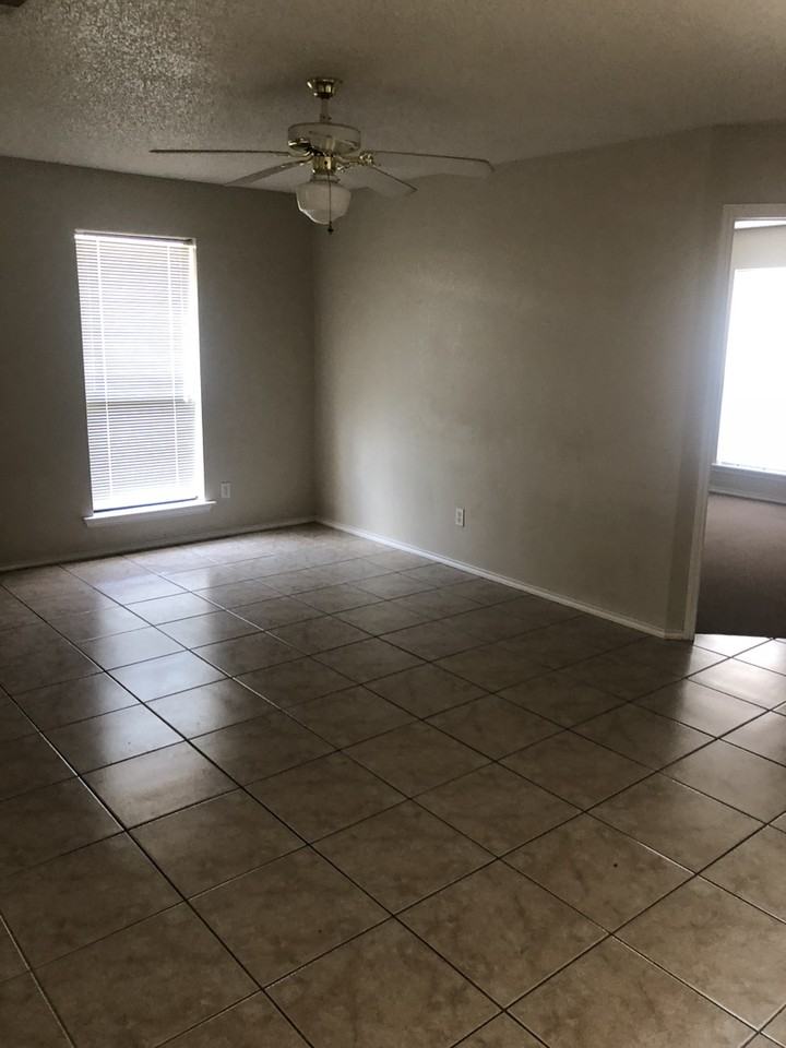 8220 Avenue X - Photo 2 of 6