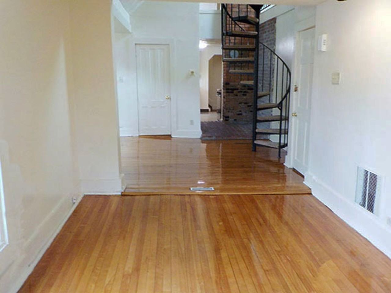 107 Dell St - Photo 6 of 33