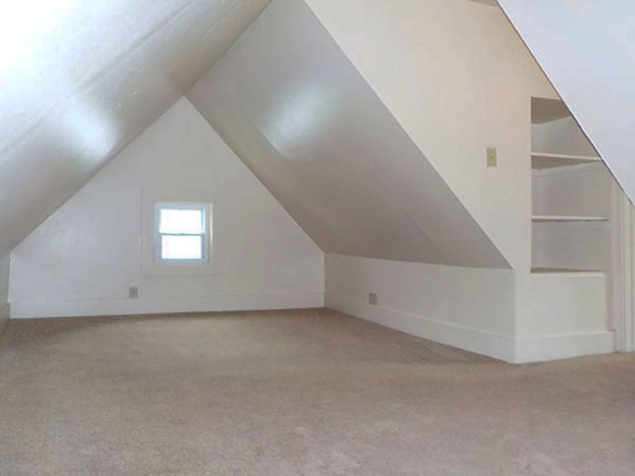 107 Dell St - Photo 7 of 33