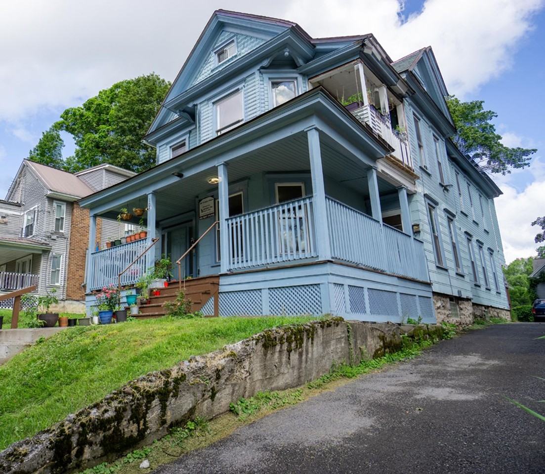 107 Trinity Pl - Photo 2 of 14