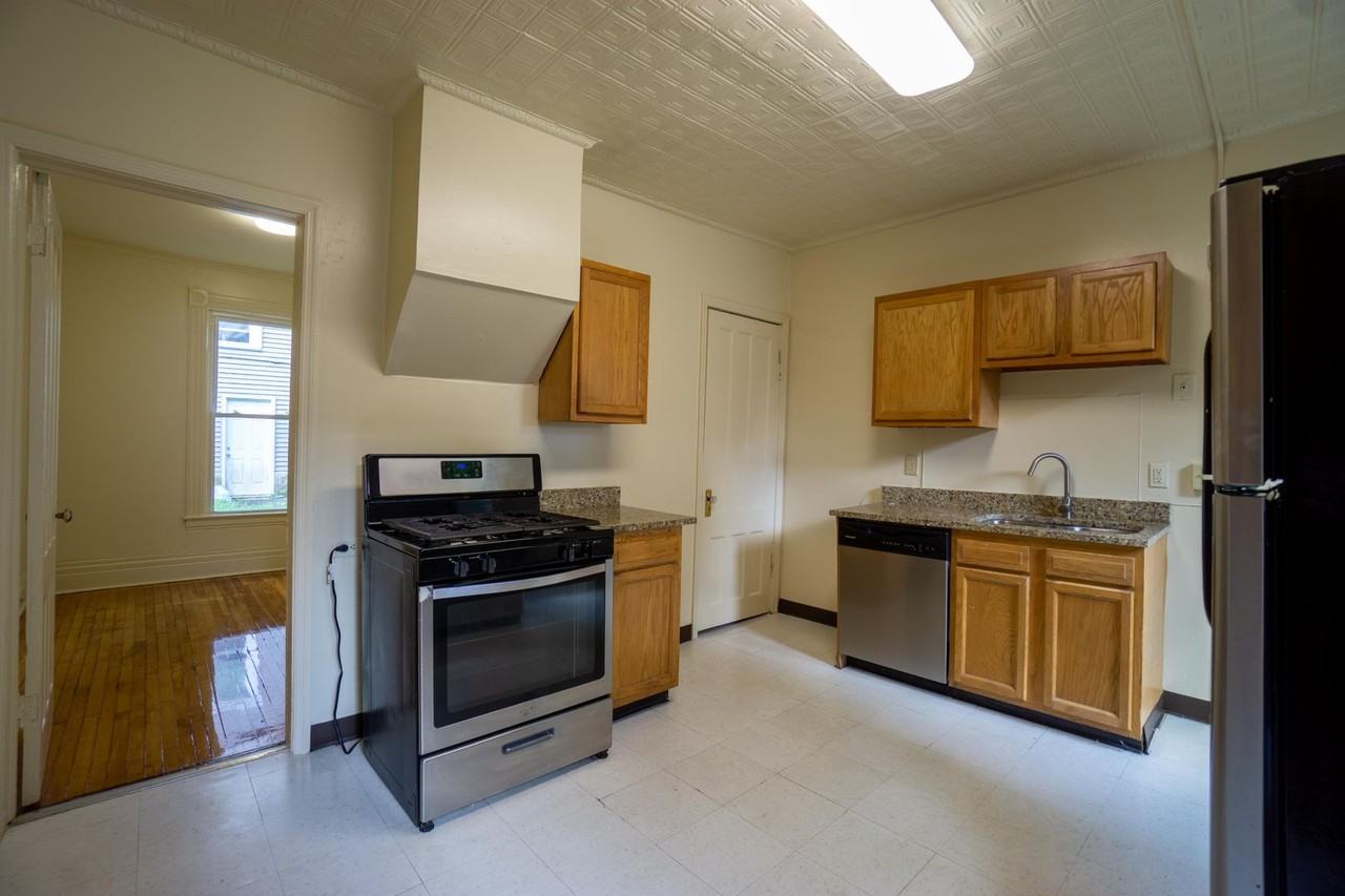 107 Trinity Pl - Photo 5 of 14