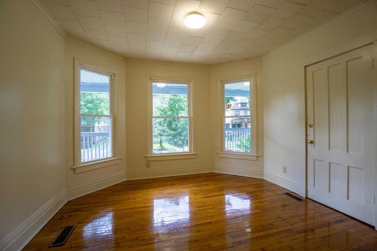 107 Trinity Pl - Photo 6 of 14