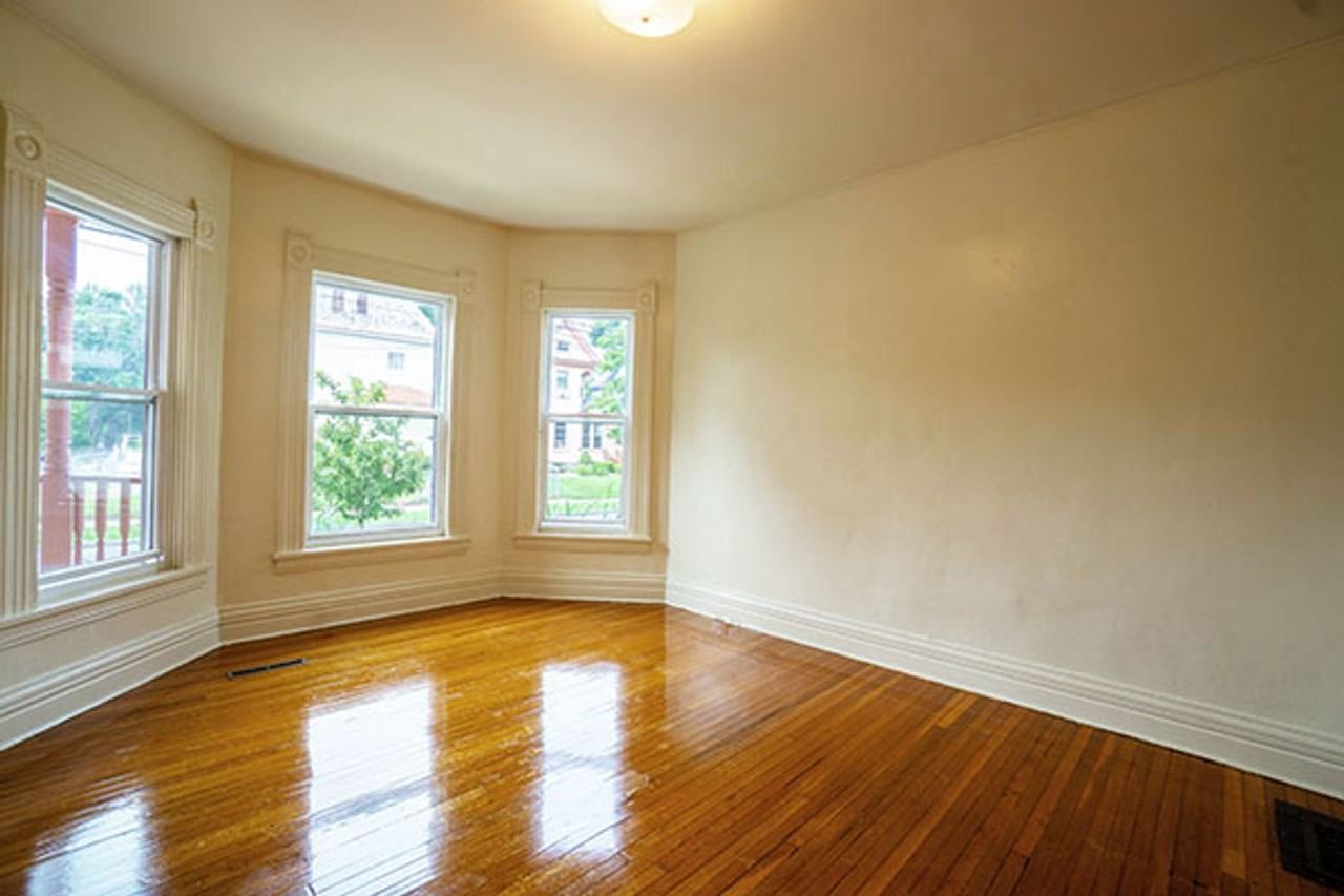 112 Dell St - Photo 7 of 12