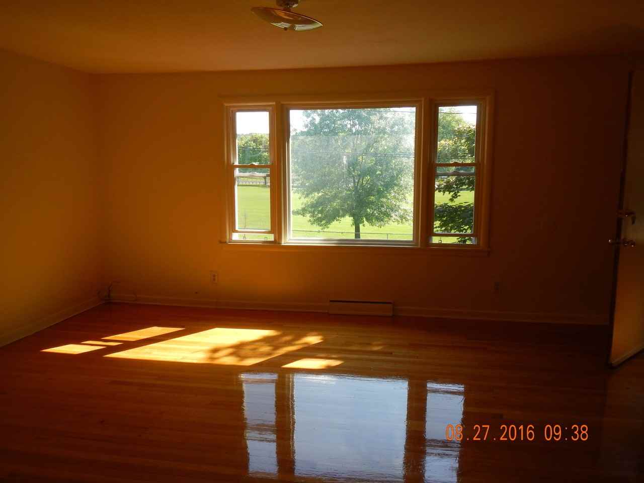 1270 Westcott St - Photo 3 of 19