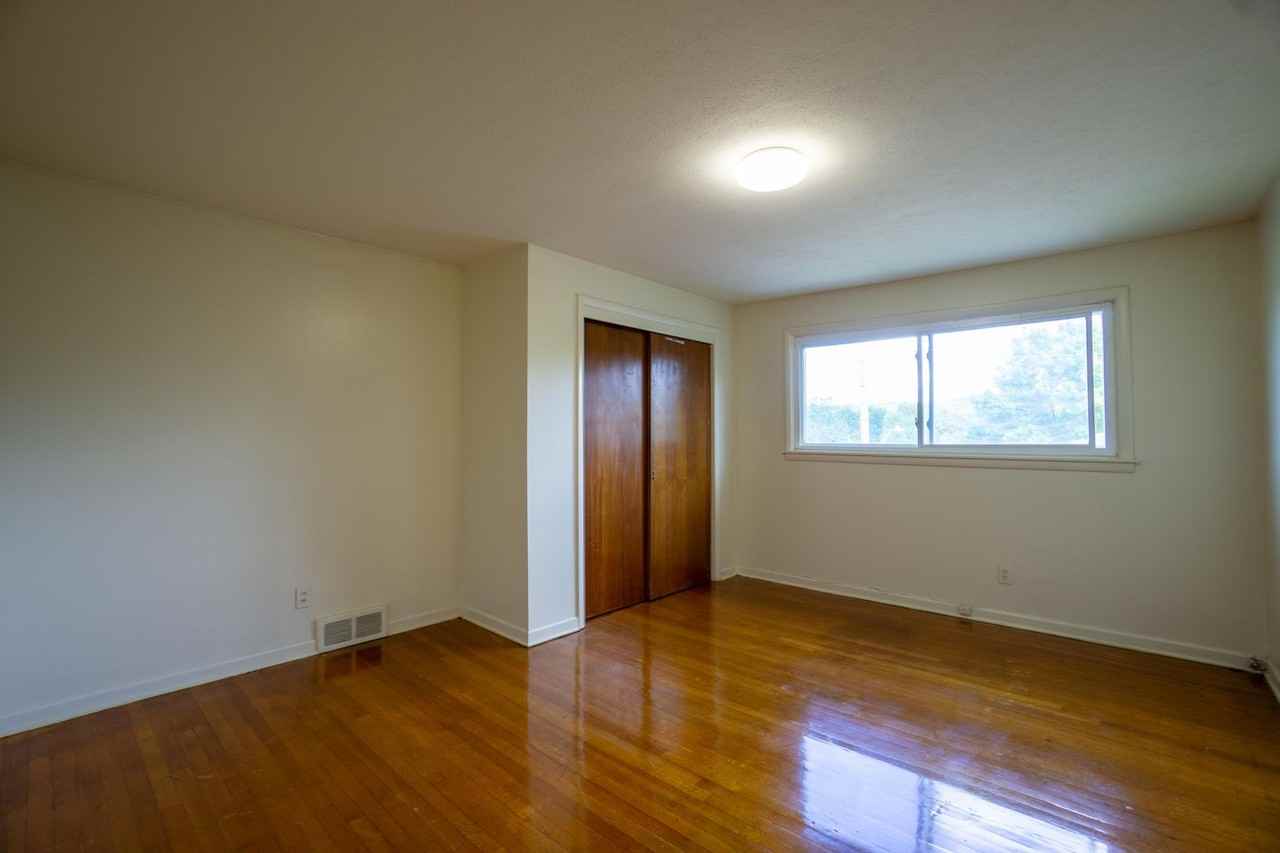 1270 Westcott St - Photo 4 of 8