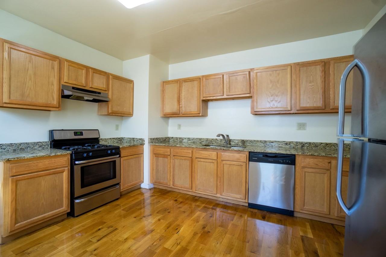149 Fellows Ave - Photo 3 of 13