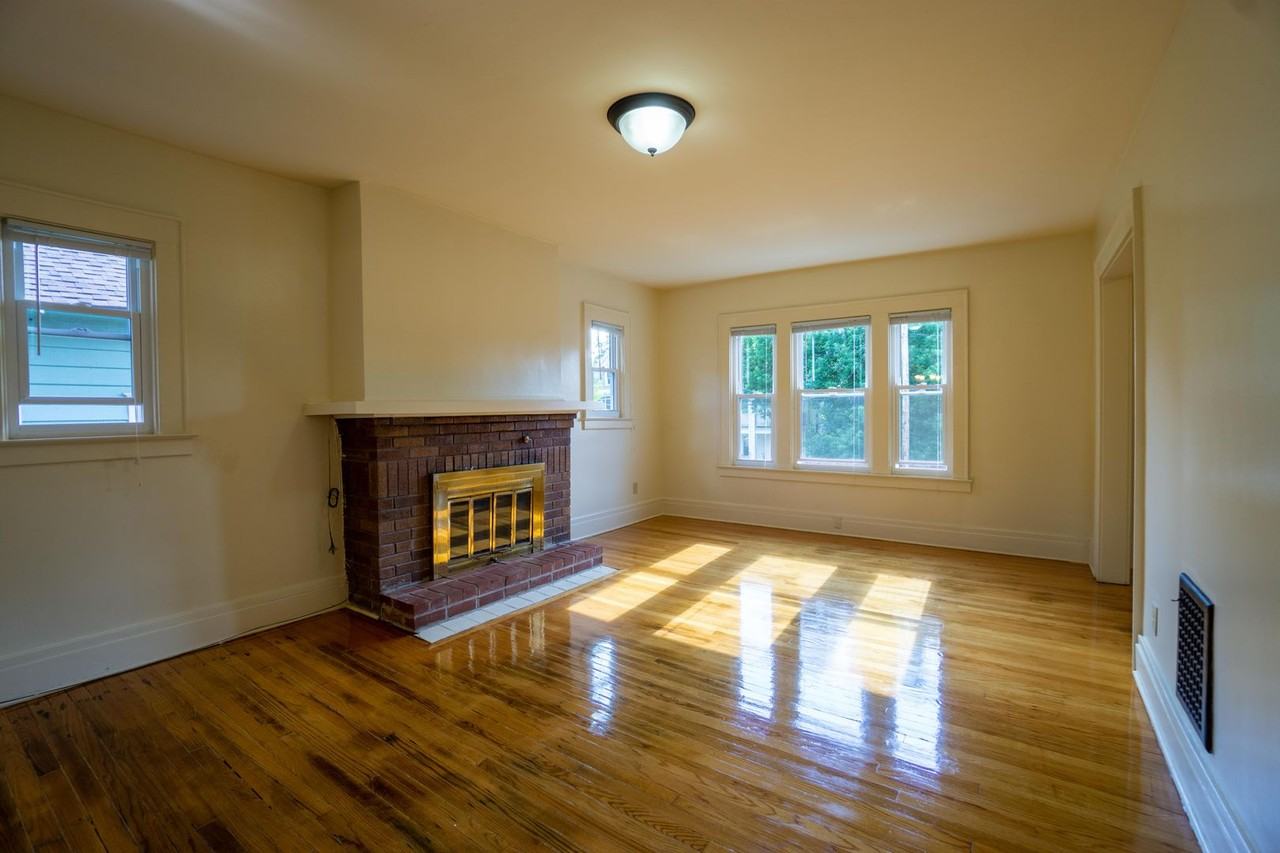 229 Fellows Ave - Photo 5 of 18