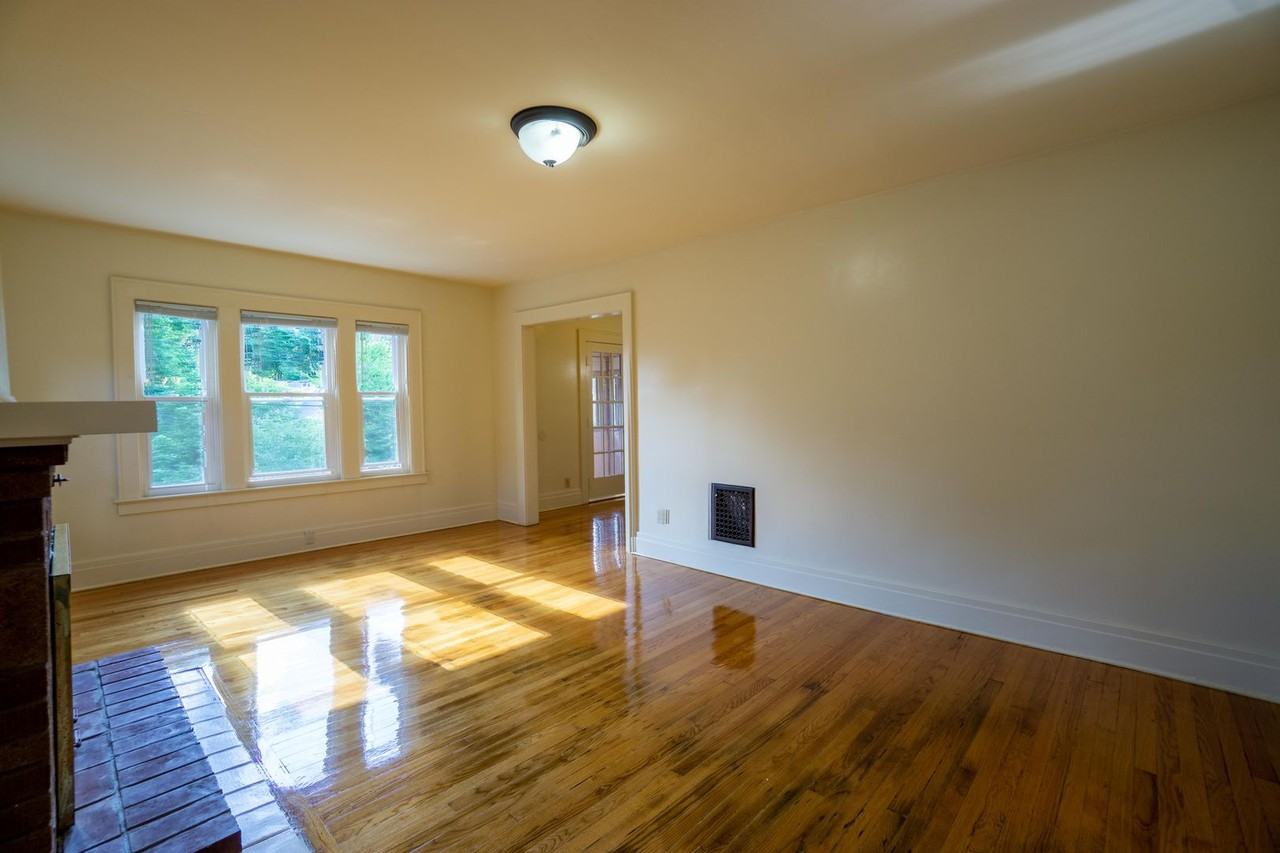 229 Fellows Ave - Photo 6 of 18