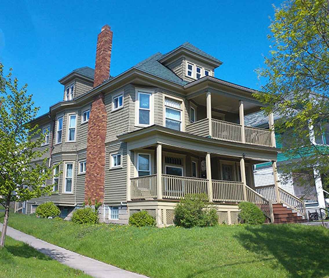 262 Roosevelt Ave - Photo 2 of 19
