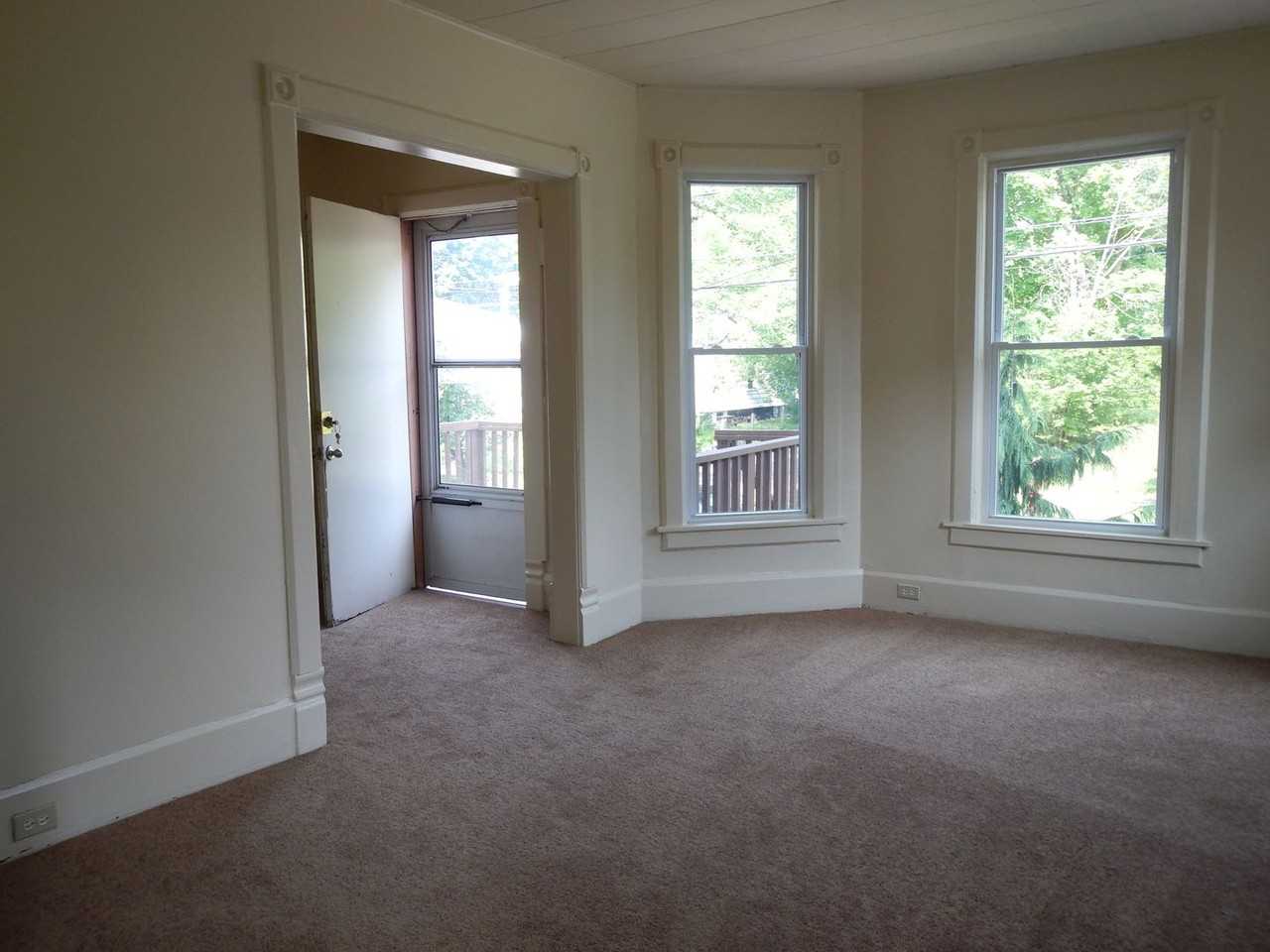 412 Cherry St - Photo 3 of 16