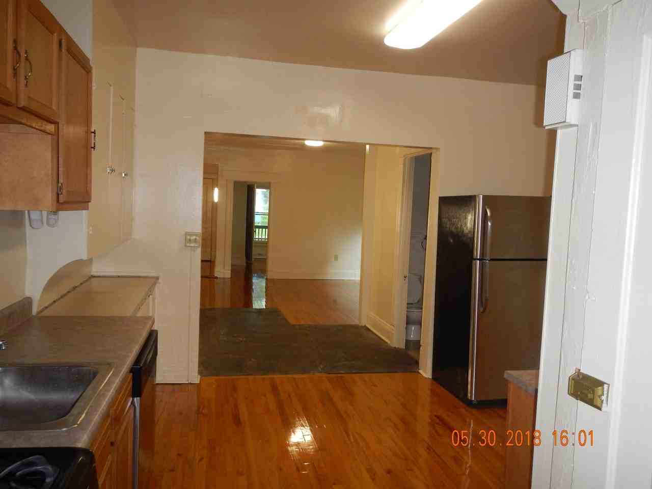 430 Westcott St - Photo 6 of 18
